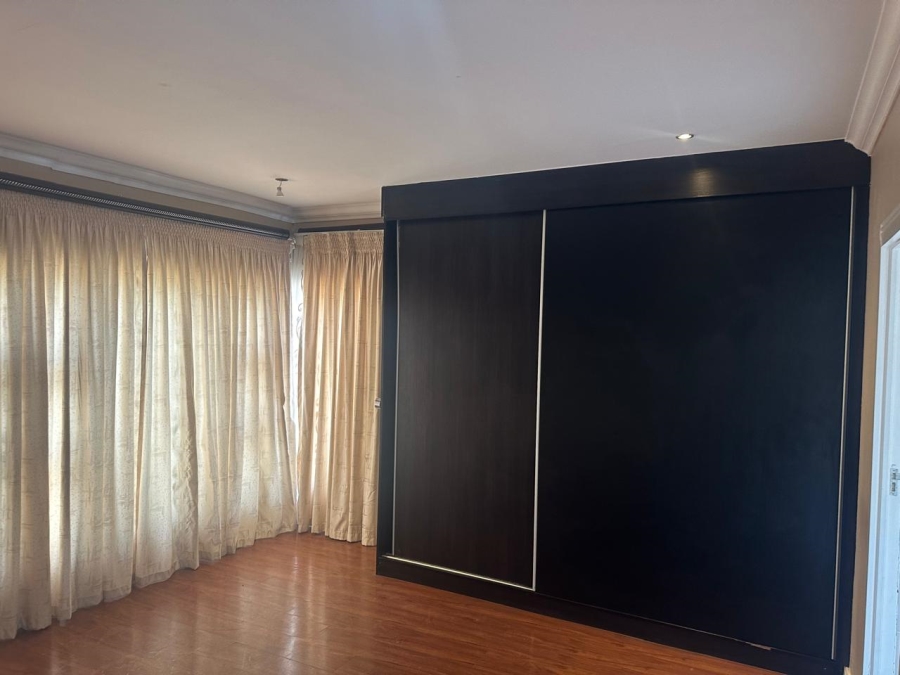 6 Bedroom Property for Sale in Cashan North West